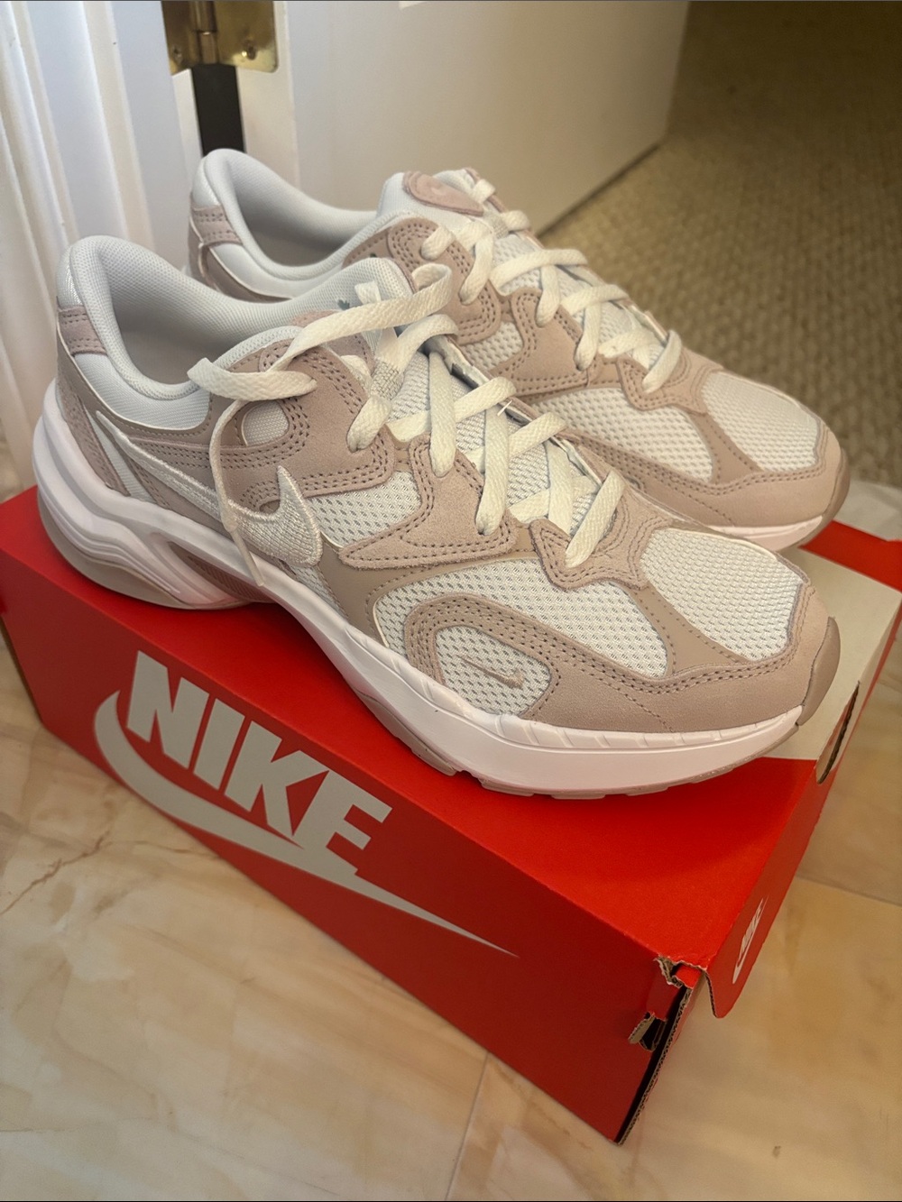 Nike Women’s AL8